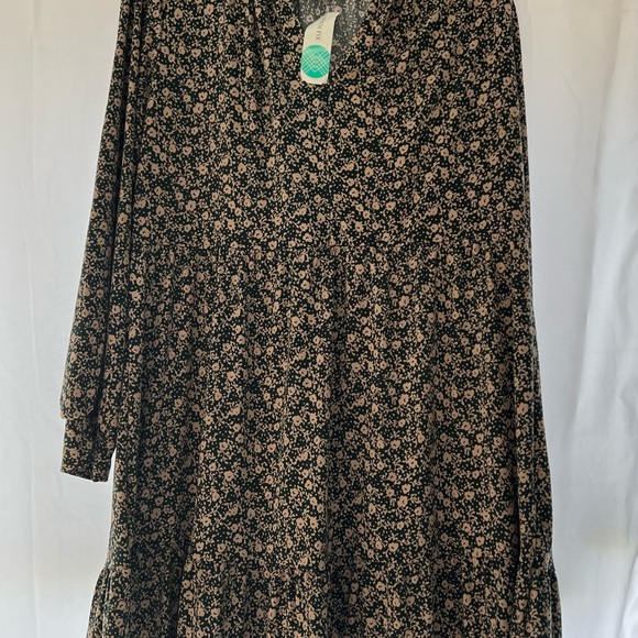 Floral Dark Green and Cream A-Line Dress - Picture 2 of 3